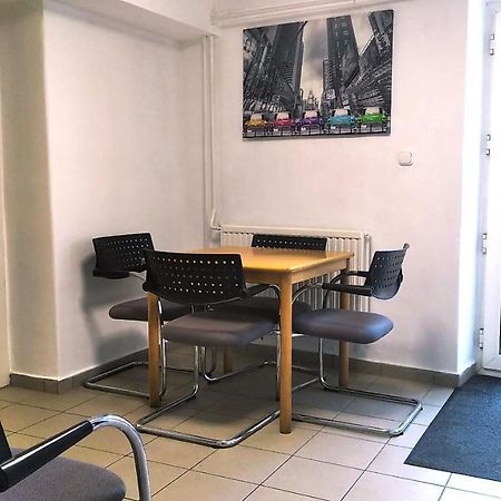 Hostel Maros غيور المظهر الخارجي الصورة