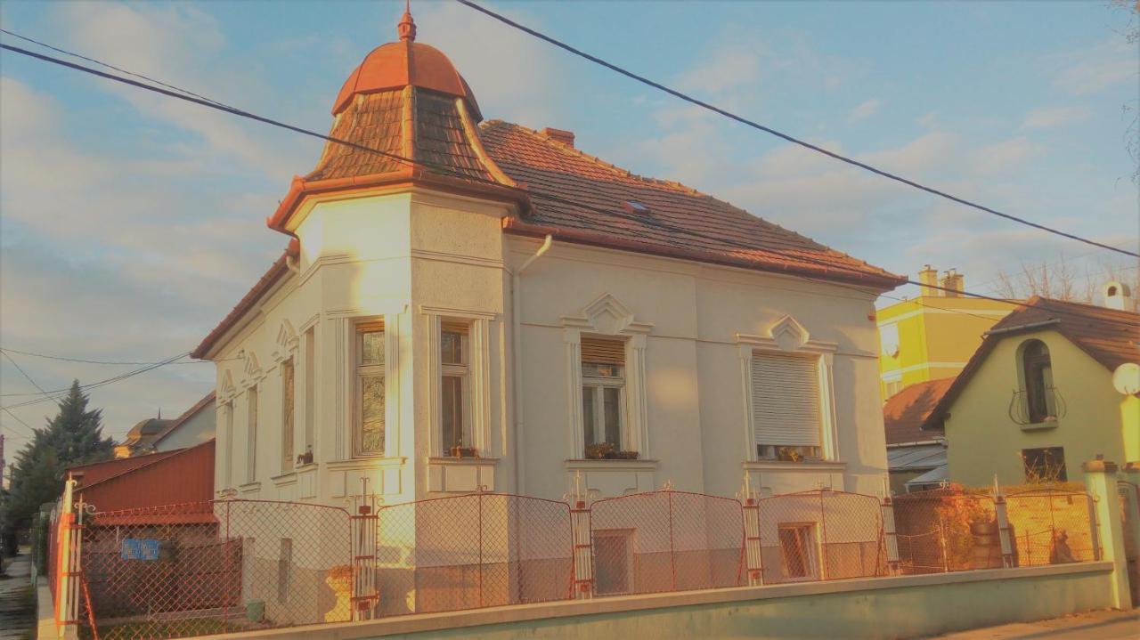 Hostel Maros غيور المظهر الخارجي الصورة