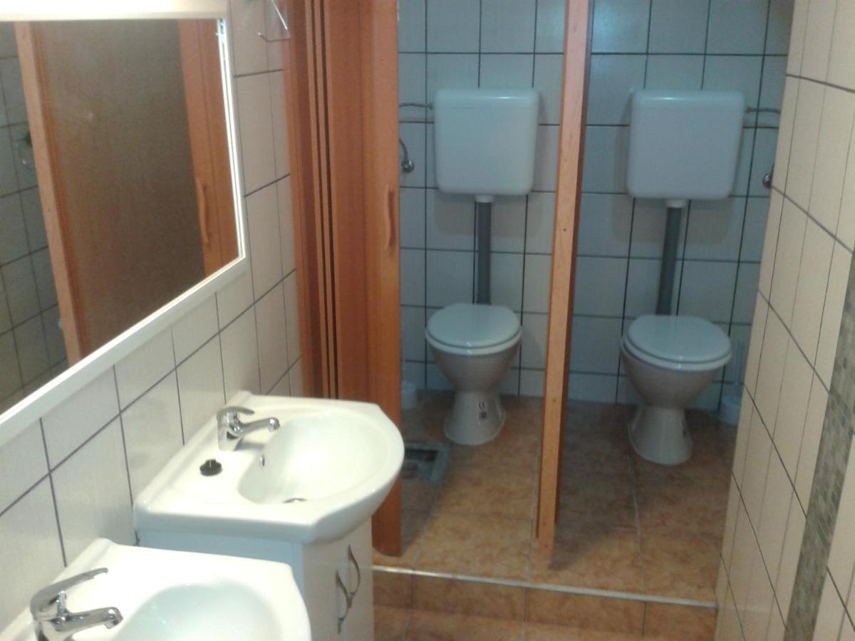 Hostel Maros غيور المظهر الخارجي الصورة