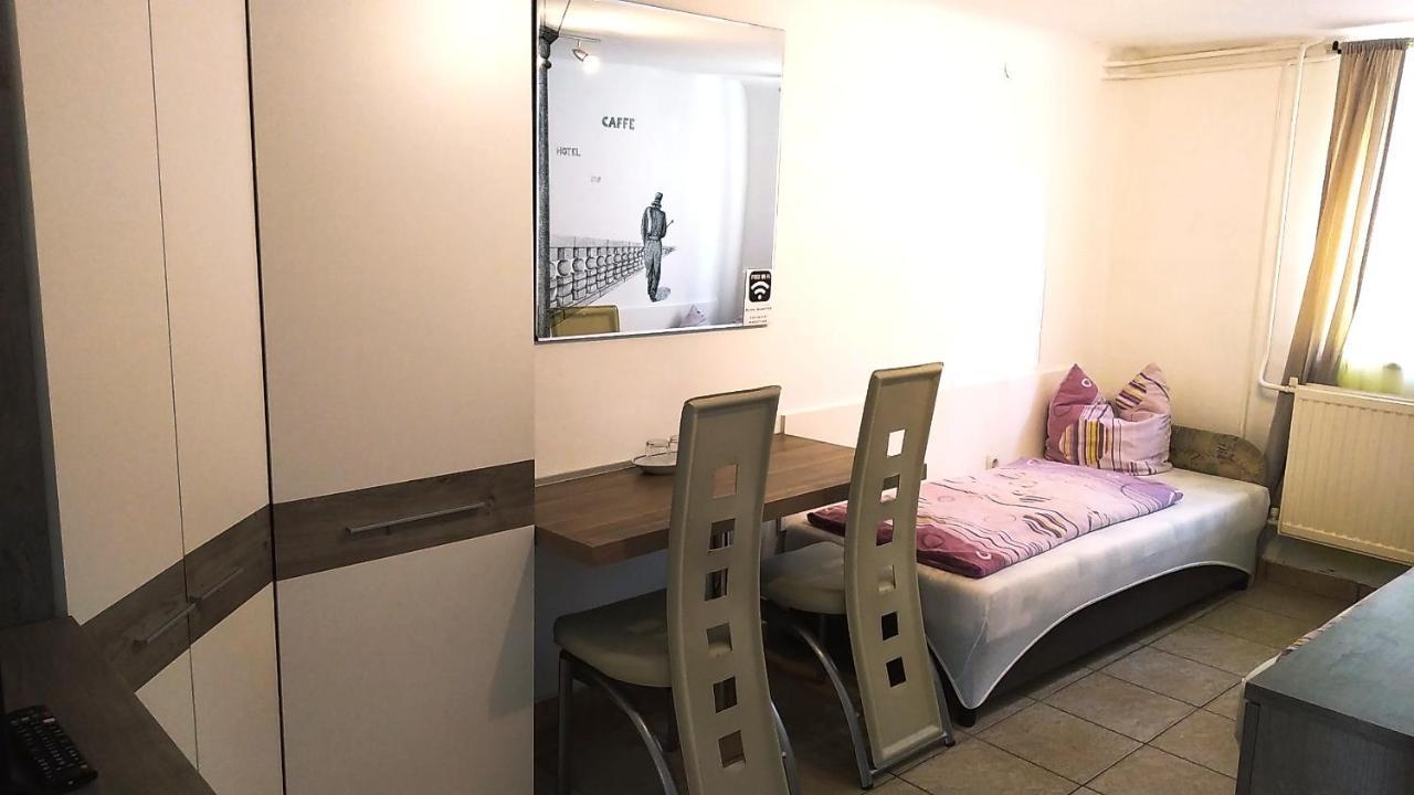 Hostel Maros غيور المظهر الخارجي الصورة